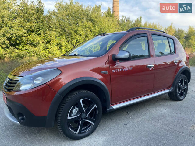 Красный Дачия Sandero StepWay, объемом двигателя 1.6 л и пробегом 174 тыс. км за 6700 $, фото 3 на Automoto.ua