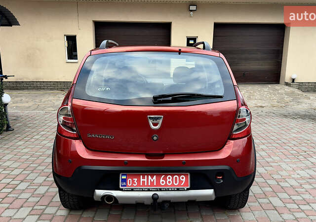 Красный Дачия Sandero StepWay, объемом двигателя 1.6 л и пробегом 71 тыс. км за 7349 $, фото 17 на Automoto.ua