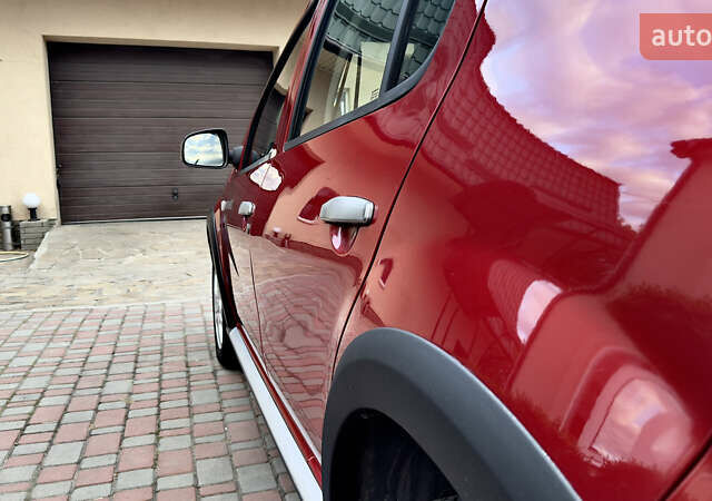 Красный Дачия Sandero StepWay, объемом двигателя 1.6 л и пробегом 71 тыс. км за 7349 $, фото 5 на Automoto.ua