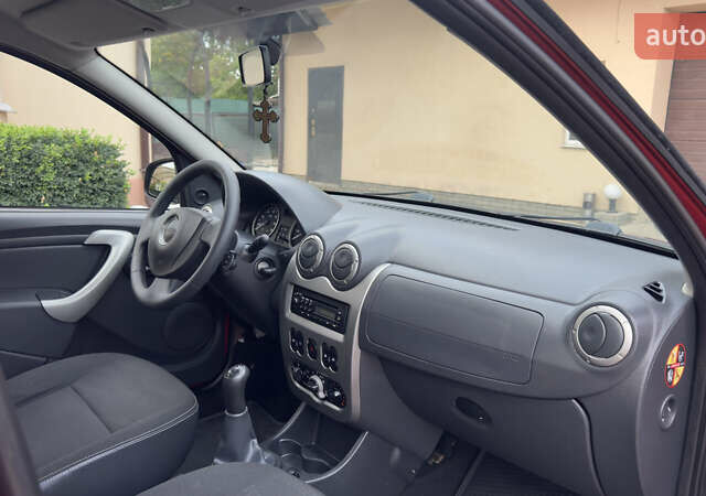 Красный Дачия Sandero StepWay, объемом двигателя 1.6 л и пробегом 71 тыс. км за 7349 $, фото 36 на Automoto.ua