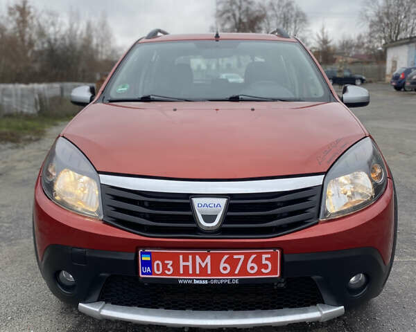 Красный Дачия Sandero StepWay, объемом двигателя 1.6 л и пробегом 179 тыс. км за 6700 $, фото 9 на Automoto.ua