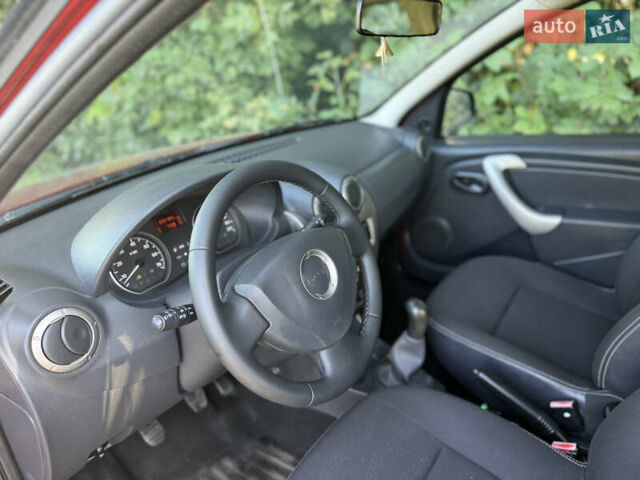 Дачия Sandero StepWay 2011 в Ровно на Automoto.ua Красный Дачия Sandero StepWay, объемом двигателя 1.6 л и пробегом 220 тыс. км за 6800 $, фото 25 на Automoto.ua
