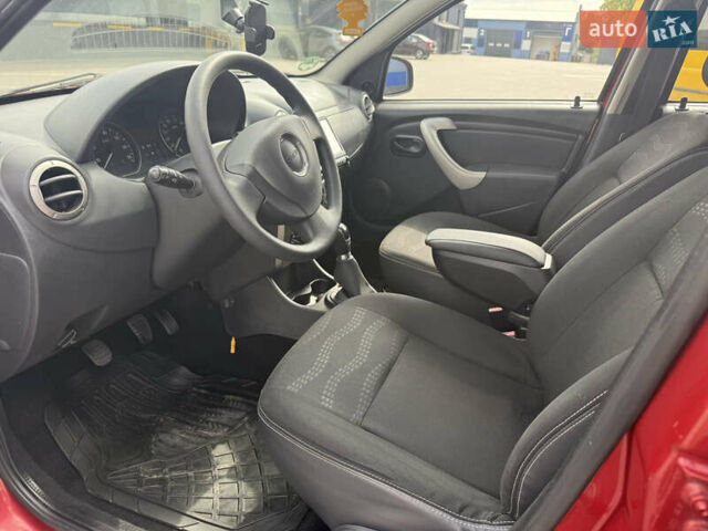 Красный Дачия Sandero StepWay, объемом двигателя 1.6 л и пробегом 199 тыс. км за 6550 $, фото 18 на Automoto.ua