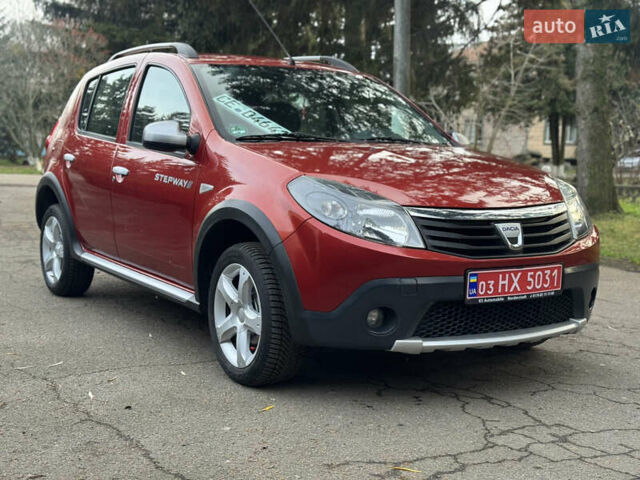 Красный Дачия Sandero StepWay, объемом двигателя 1.6 л и пробегом 135 тыс. км за 6750 $, фото 3 на Automoto.ua