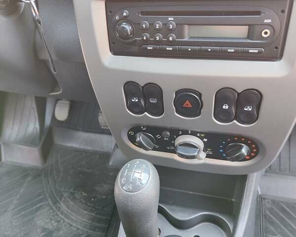 Красный Дачия Sandero StepWay, объемом двигателя 1.6 л и пробегом 157 тыс. км за 6650 $, фото 15 на Automoto.ua