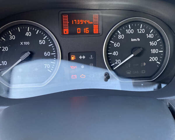 Красный Дачия Sandero StepWay, объемом двигателя 1.6 л и пробегом 174 тыс. км за 6700 $, фото 14 на Automoto.ua