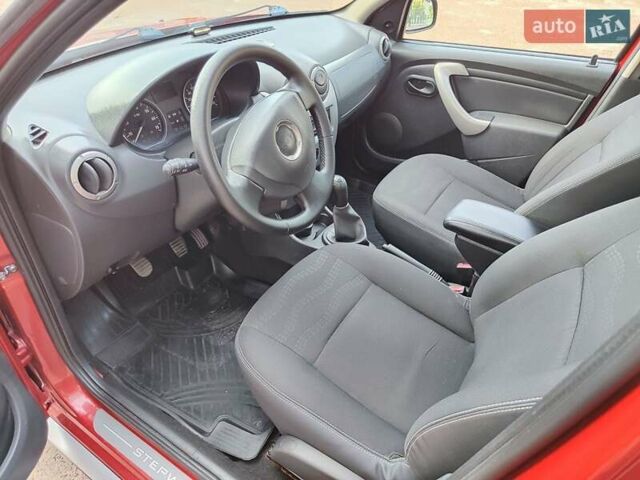 Дачия Sandero StepWay 2011 в Глухове на Automoto.ua Красный Дачия Sandero StepWay, объемом двигателя 1.6 л и пробегом 157 тыс. км за 6600 $, фото 20 на Automoto.ua