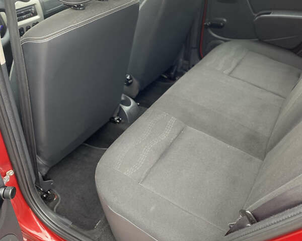 Красный Дачия Sandero StepWay, объемом двигателя 1.6 л и пробегом 179 тыс. км за 6700 $, фото 17 на Automoto.ua