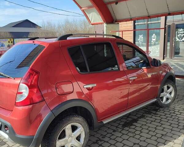 Красный Дачия Sandero StepWay, объемом двигателя 1.6 л и пробегом 195 тыс. км за 5700 $, фото 1 на Automoto.ua
