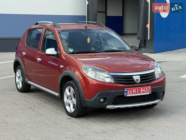 Красный Дачия Sandero StepWay, объемом двигателя 1.6 л и пробегом 199 тыс. км за 6550 $, фото 4 на Automoto.ua