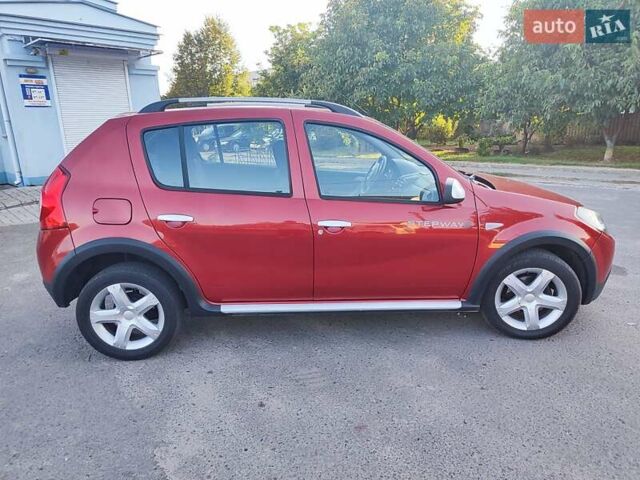 Красный Дачия Sandero StepWay, объемом двигателя 1.6 л и пробегом 157 тыс. км за 6650 $, фото 3 на Automoto.ua