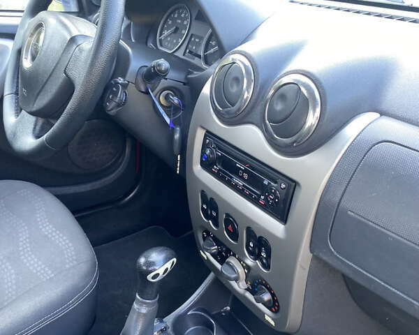 Красный Дачия Sandero StepWay, объемом двигателя 1.6 л и пробегом 174 тыс. км за 6700 $, фото 31 на Automoto.ua