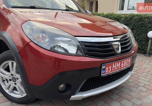 Красный Дачия Sandero StepWay, объемом двигателя 1.6 л и пробегом 71 тыс. км за 7349 $, фото 15 на Automoto.ua