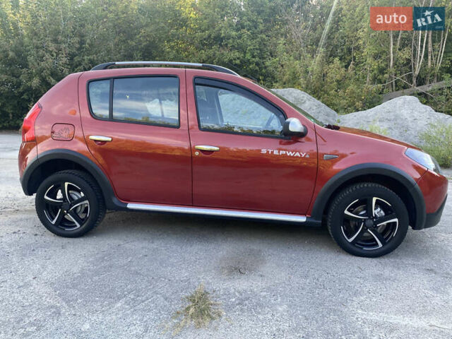 Красный Дачия Sandero StepWay, объемом двигателя 1.6 л и пробегом 174 тыс. км за 6700 $, фото 9 на Automoto.ua
