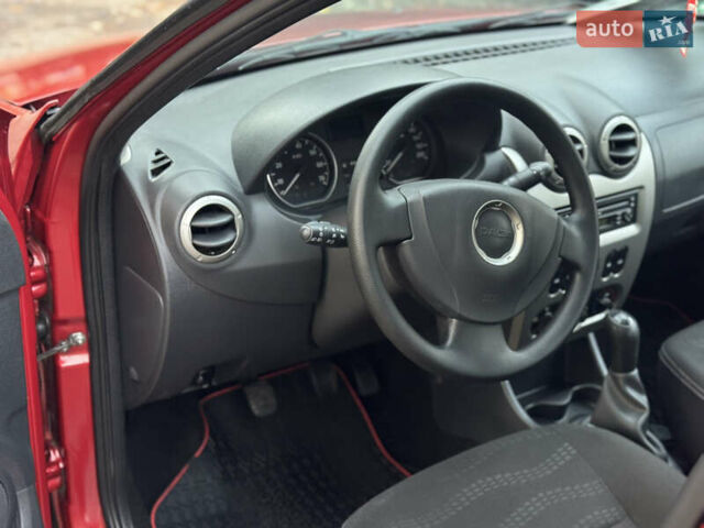 Красный Дачия Sandero StepWay, объемом двигателя 1.6 л и пробегом 135 тыс. км за 6750 $, фото 11 на Automoto.ua