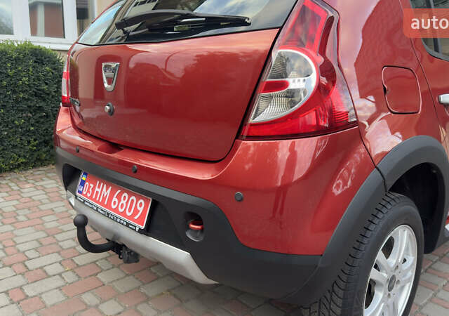 Красный Дачия Sandero StepWay, объемом двигателя 1.6 л и пробегом 71 тыс. км за 7349 $, фото 16 на Automoto.ua