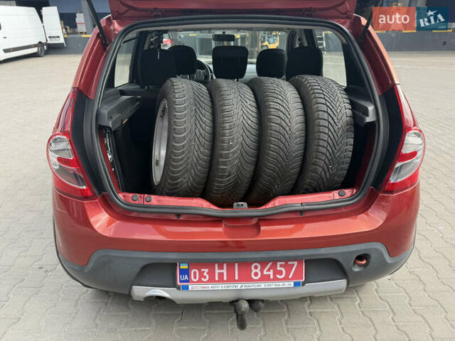 Красный Дачия Sandero StepWay, объемом двигателя 1.6 л и пробегом 199 тыс. км за 6550 $, фото 23 на Automoto.ua