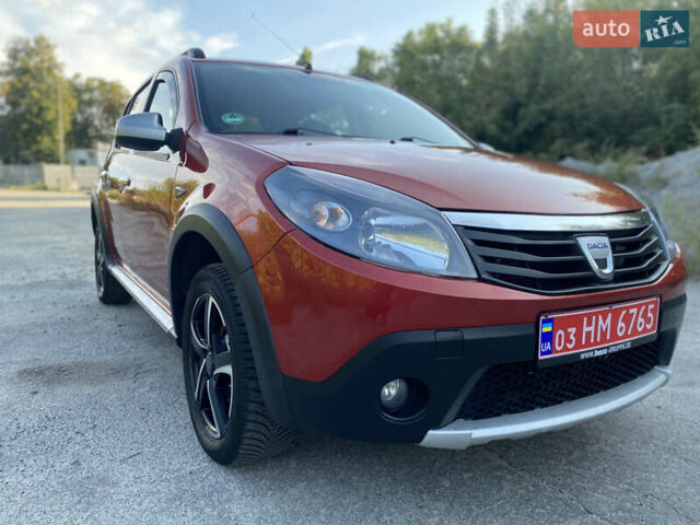 Дачия Sandero StepWay 2011 в Хороле на Automoto.ua Красный Дачия Sandero StepWay, объемом двигателя 1.6 л и пробегом 174 тыс. км за 6700 $, фото 1 на Automoto.ua