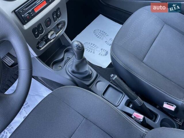 Червоний Дачія Sandero StepWay, об'ємом двигуна 1.5 л та пробігом 210 тис. км за 8200 $, фото 5 на Automoto.ua