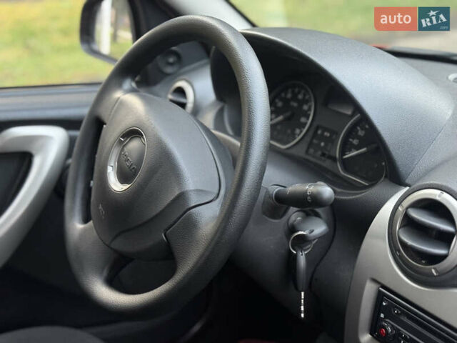 Красный Дачия Sandero StepWay, объемом двигателя 1.6 л и пробегом 135 тыс. км за 6750 $, фото 22 на Automoto.ua