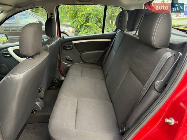 Красный Дачия Sandero StepWay, объемом двигателя 1.6 л и пробегом 161 тыс. км за 6450 $, фото 10 на Automoto.ua