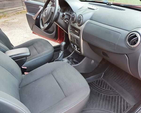 Красный Дачия Sandero StepWay, объемом двигателя 1.6 л и пробегом 157 тыс. км за 6650 $, фото 17 на Automoto.ua