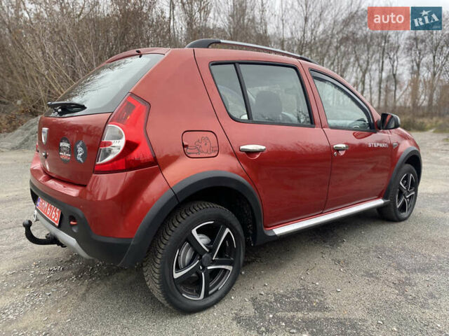 Красный Дачия Sandero StepWay, объемом двигателя 1.6 л и пробегом 179 тыс. км за 6700 $, фото 3 на Automoto.ua
