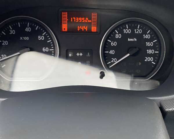 Красный Дачия Sandero StepWay, объемом двигателя 1.6 л и пробегом 179 тыс. км за 6700 $, фото 14 на Automoto.ua