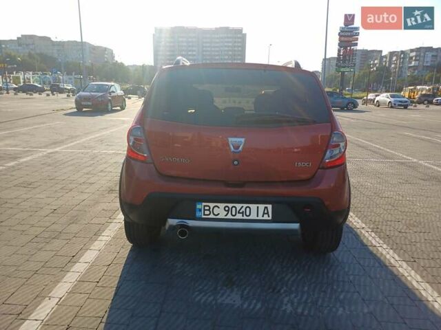 Красный Дачия Sandero StepWay, объемом двигателя 1.46 л и пробегом 212 тыс. км за 7100 $, фото 6 на Automoto.ua