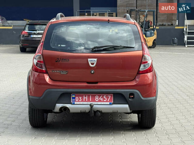 Красный Дачия Sandero StepWay, объемом двигателя 1.6 л и пробегом 199 тыс. км за 6550 $, фото 8 на Automoto.ua