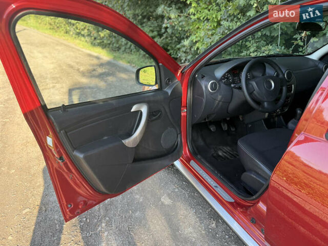 Дачия Sandero StepWay 2011 в Ровно на Automoto.ua Красный Дачия Sandero StepWay, объемом двигателя 1.6 л и пробегом 220 тыс. км за 6800 $, фото 23 на Automoto.ua