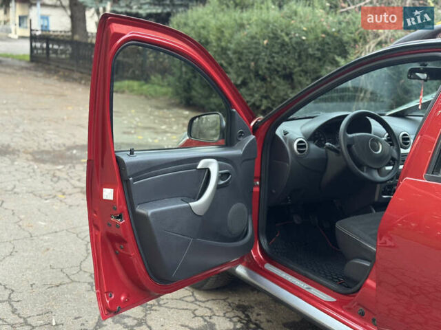 Красный Дачия Sandero StepWay, объемом двигателя 1.6 л и пробегом 135 тыс. км за 6750 $, фото 10 на Automoto.ua