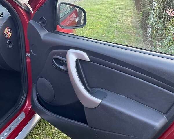 Красный Дачия Sandero StepWay, объемом двигателя 1.6 л и пробегом 135 тыс. км за 7200 $, фото 7 на Automoto.ua