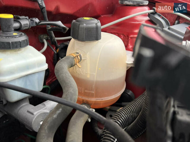 Красный Дачия Sandero StepWay, объемом двигателя 1.6 л и пробегом 139 тыс. км за 7350 $, фото 148 на Automoto.ua