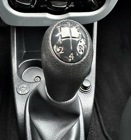 Красный Дачия Sandero StepWay, объемом двигателя 1.6 л и пробегом 115 тыс. км за 7599 $, фото 56 на Automoto.ua