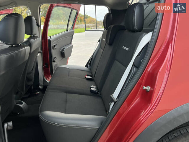 Красный Дачия Sandero StepWay, объемом двигателя 1.6 л и пробегом 139 тыс. км за 7350 $, фото 79 на Automoto.ua