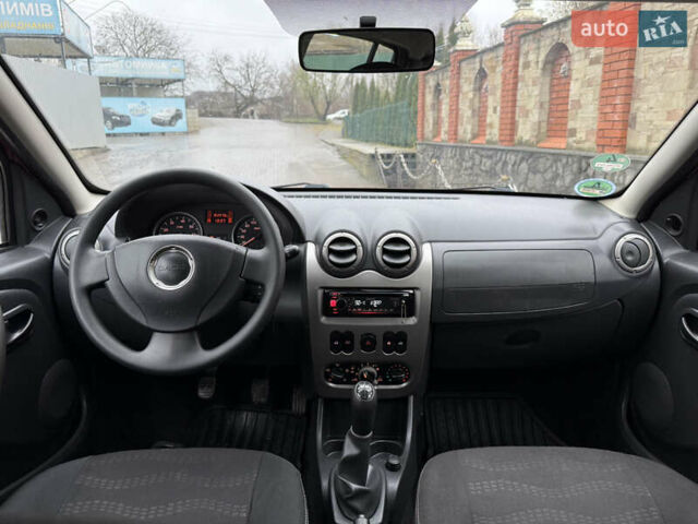 Красный Дачия Sandero StepWay, объемом двигателя 1.6 л и пробегом 163 тыс. км за 6950 $, фото 101 на Automoto.ua