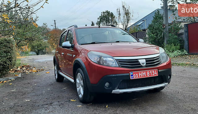 Красный Дачия Sandero StepWay, объемом двигателя 1.6 л и пробегом 183 тыс. км за 6850 $, фото 8 на Automoto.ua