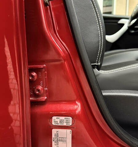Красный Дачия Sandero StepWay, объемом двигателя 1.6 л и пробегом 115 тыс. км за 7599 $, фото 78 на Automoto.ua