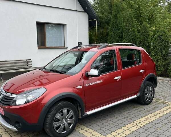 Красный Дачия Sandero StepWay, объемом двигателя 1.6 л и пробегом 117 тыс. км за 6900 $, фото 7 на Automoto.ua