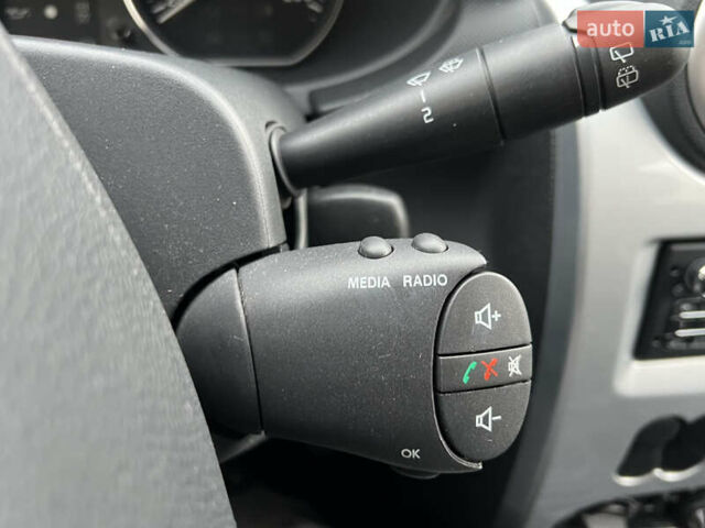 Красный Дачия Sandero StepWay, объемом двигателя 1.6 л и пробегом 139 тыс. км за 7350 $, фото 153 на Automoto.ua