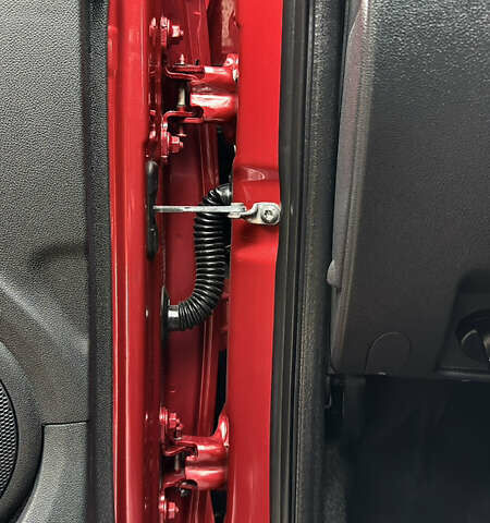 Красный Дачия Sandero StepWay, объемом двигателя 1.6 л и пробегом 115 тыс. км за 7599 $, фото 66 на Automoto.ua