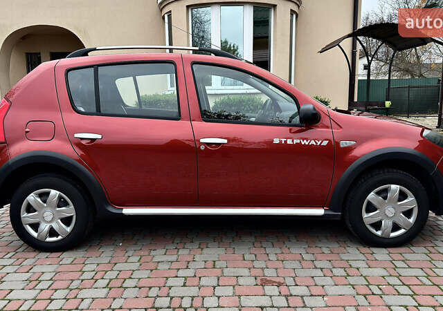 Красный Дачия Sandero StepWay, объемом двигателя 1.6 л и пробегом 115 тыс. км за 7599 $, фото 8 на Automoto.ua