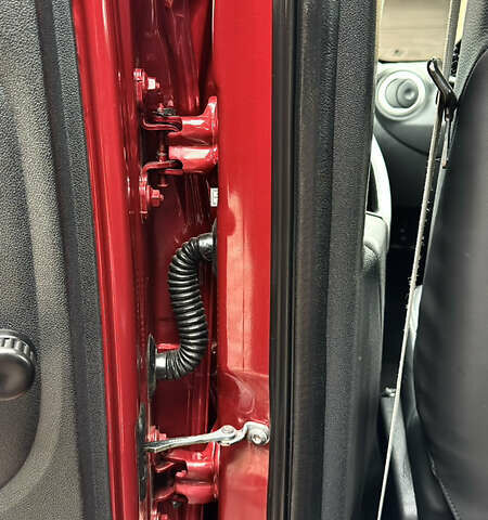 Красный Дачия Sandero StepWay, объемом двигателя 1.6 л и пробегом 115 тыс. км за 7599 $, фото 70 на Automoto.ua