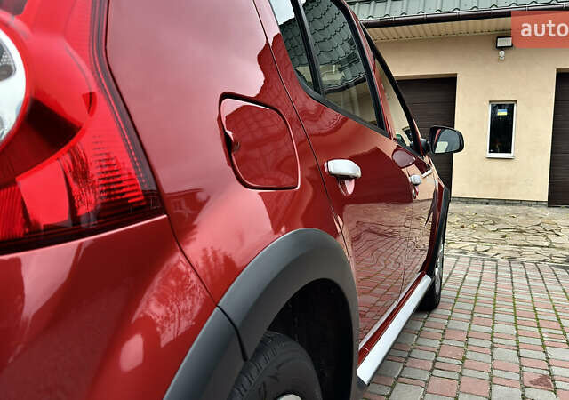 Красный Дачия Sandero StepWay, объемом двигателя 1.6 л и пробегом 115 тыс. км за 7599 $, фото 11 на Automoto.ua