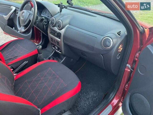 Красный Дачия Sandero StepWay, объемом двигателя 1.6 л и пробегом 135 тыс. км за 7200 $, фото 9 на Automoto.ua