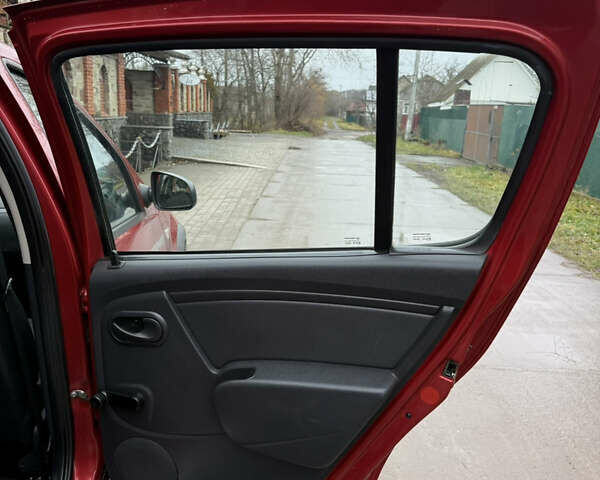 Красный Дачия Sandero StepWay, объемом двигателя 1.6 л и пробегом 163 тыс. км за 6950 $, фото 79 на Automoto.ua
