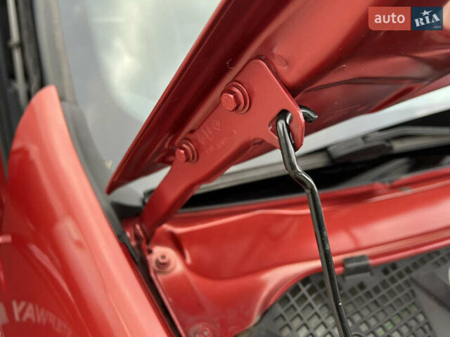 Красный Дачия Sandero StepWay, объемом двигателя 1.6 л и пробегом 139 тыс. км за 7350 $, фото 145 на Automoto.ua