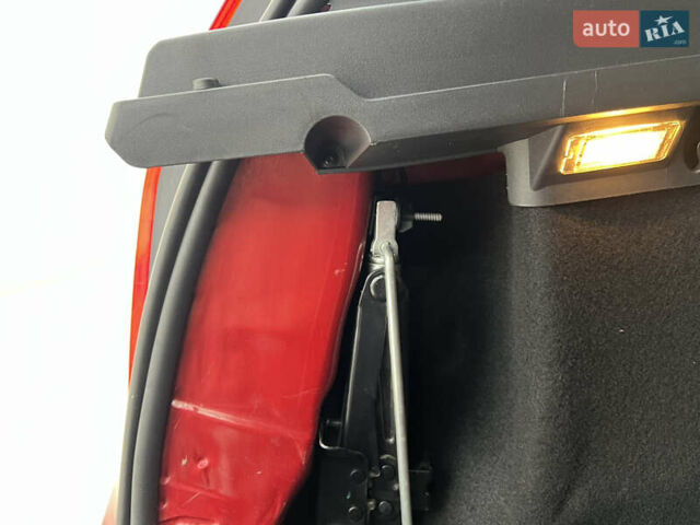 Красный Дачия Sandero StepWay, объемом двигателя 1.6 л и пробегом 139 тыс. км за 7350 $, фото 99 на Automoto.ua