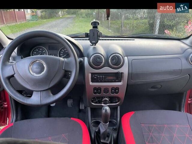 Красный Дачия Sandero StepWay, объемом двигателя 1.6 л и пробегом 135 тыс. км за 7200 $, фото 3 на Automoto.ua